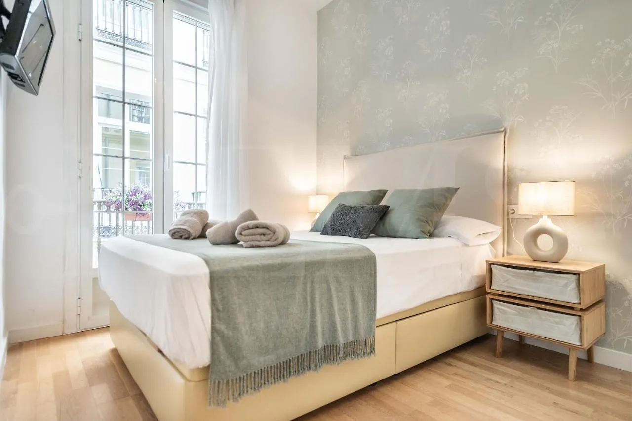 Comfortable Apartment With Balcony - Center contacts