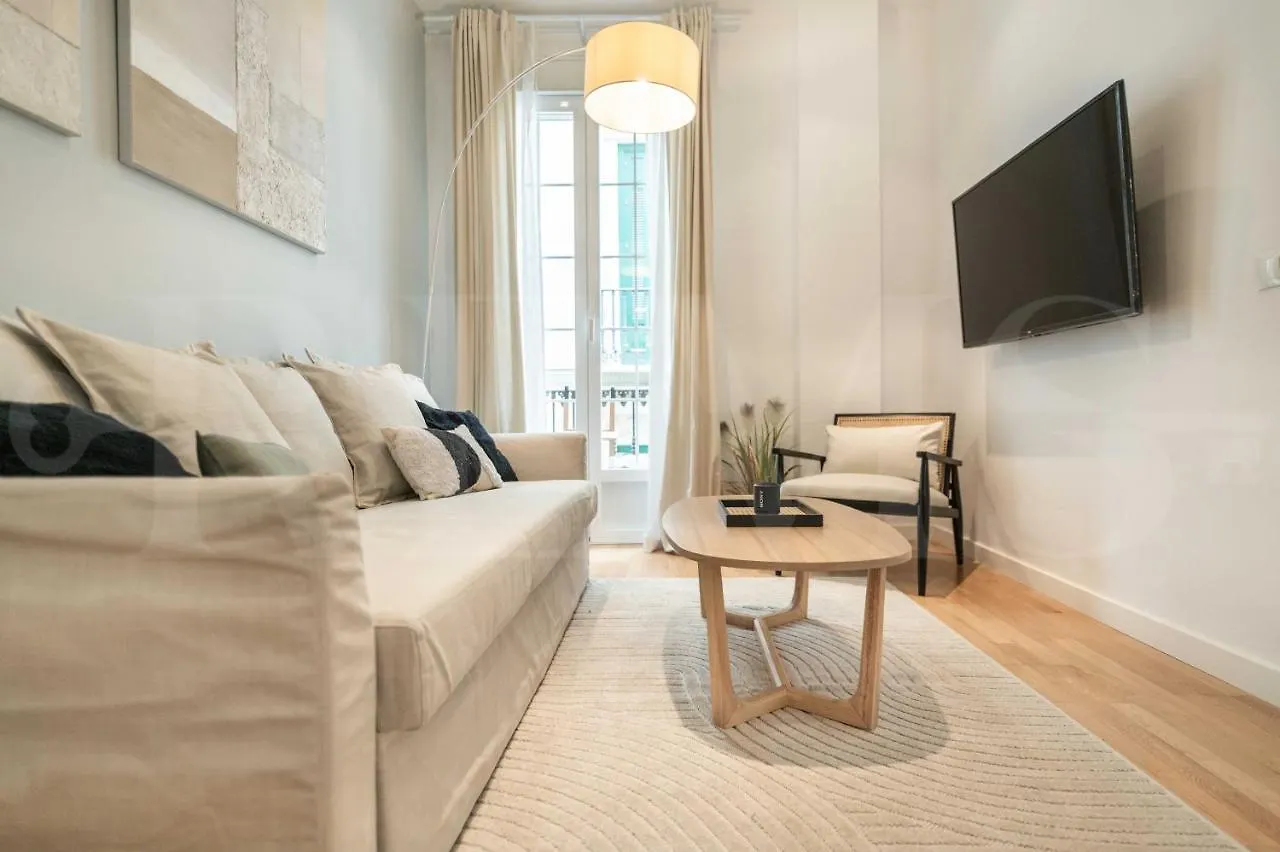 Comfortable Apartment With Balcony - Center Malaga
